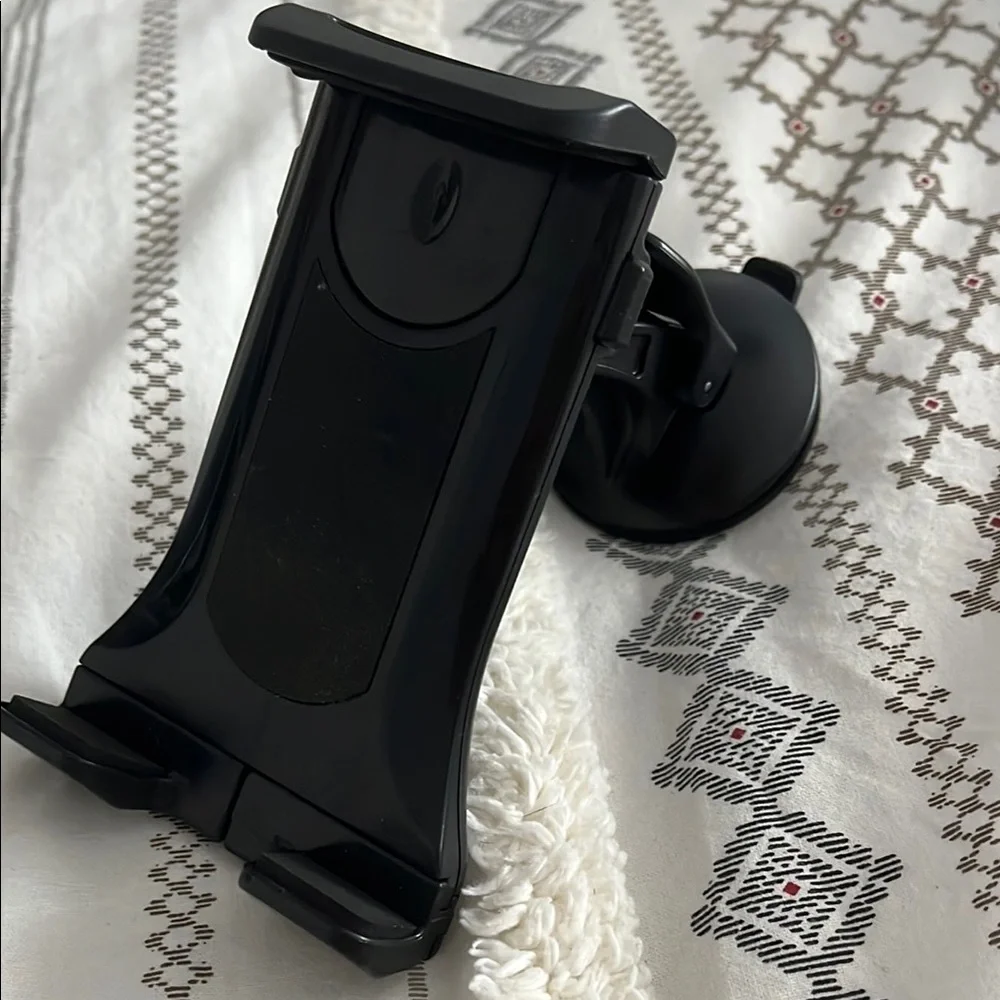 Universal Black Car Phone/GPS Mount